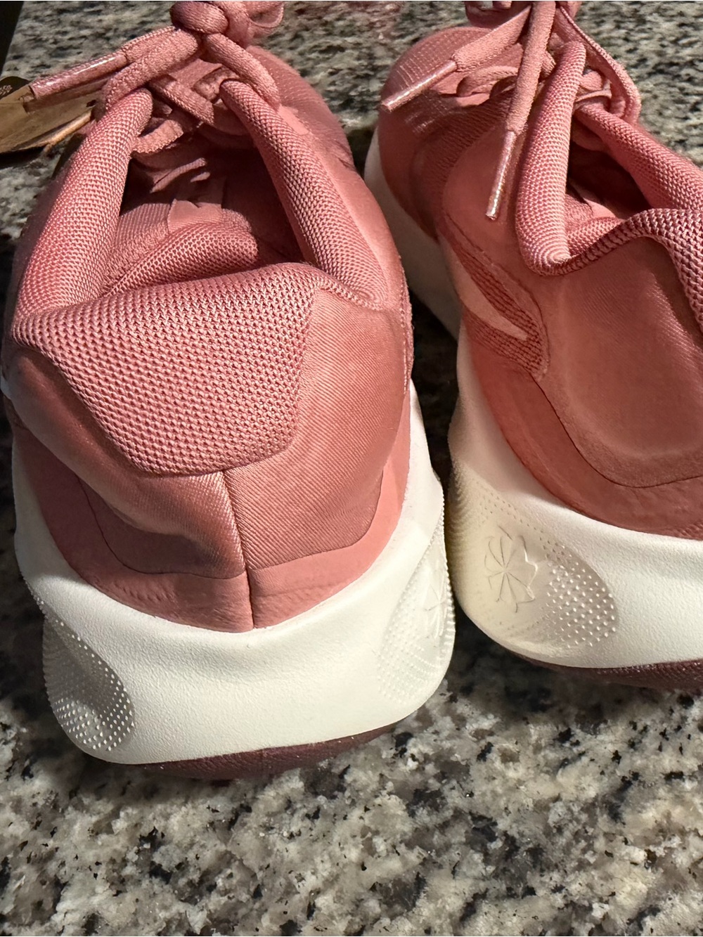 Nike New Women’s Dusty Rose Knit Lace-Up Sneakers Size 10 - Picture 5 of 6